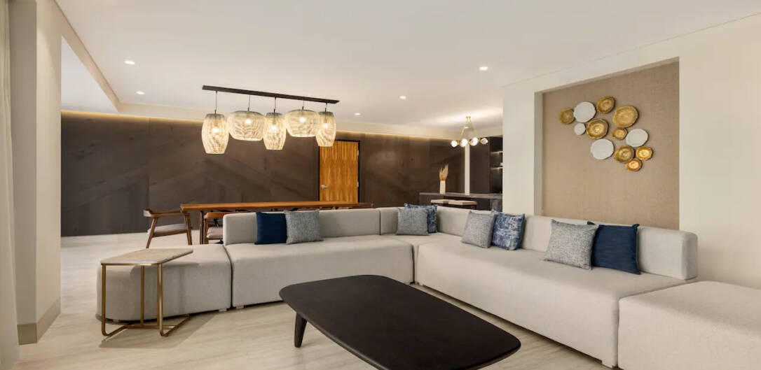 Ocean View Parlor Suite