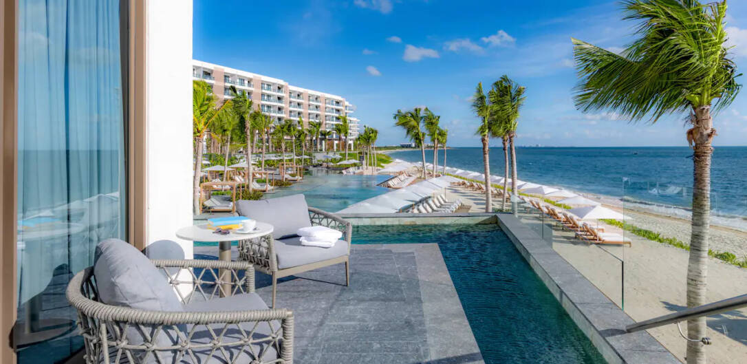 Junior Presidential Suite – Swim Up